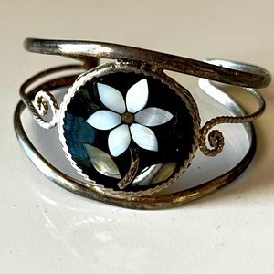 Vintage Black Abalone Alpaca Mexico Bracelet handmade boho floral flower silver
